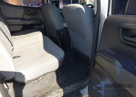 2018 Toyota Tacoma Sr V6 z USA, uszkodzony, nr VIN 3TMCZ5AN8JM142167